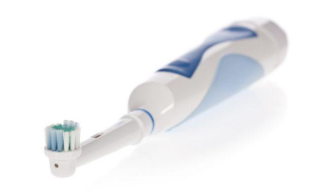 Cepillo el�ctrico: �da�a las enc�as? �Mito o realidad? - Foto